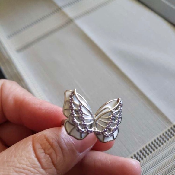 Cubic Zirconia Decor Butterfly Design Ring - Picture 9 of 9